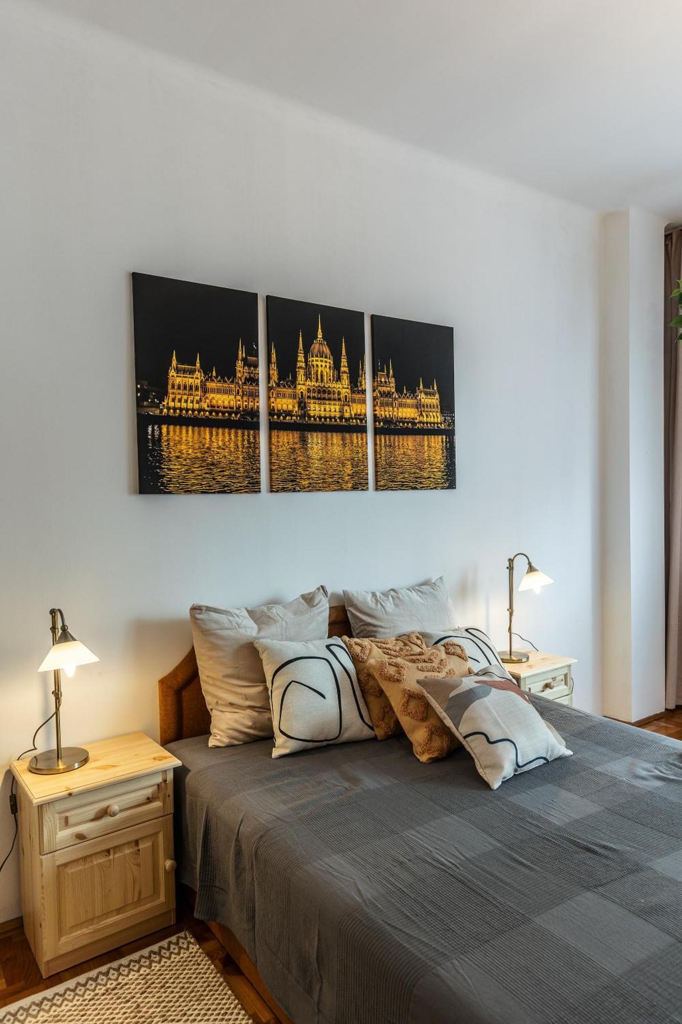 Bright & Spacious Riverside Apartment With Balcony Βουδαπέστη Εξωτερικό φωτογραφία
