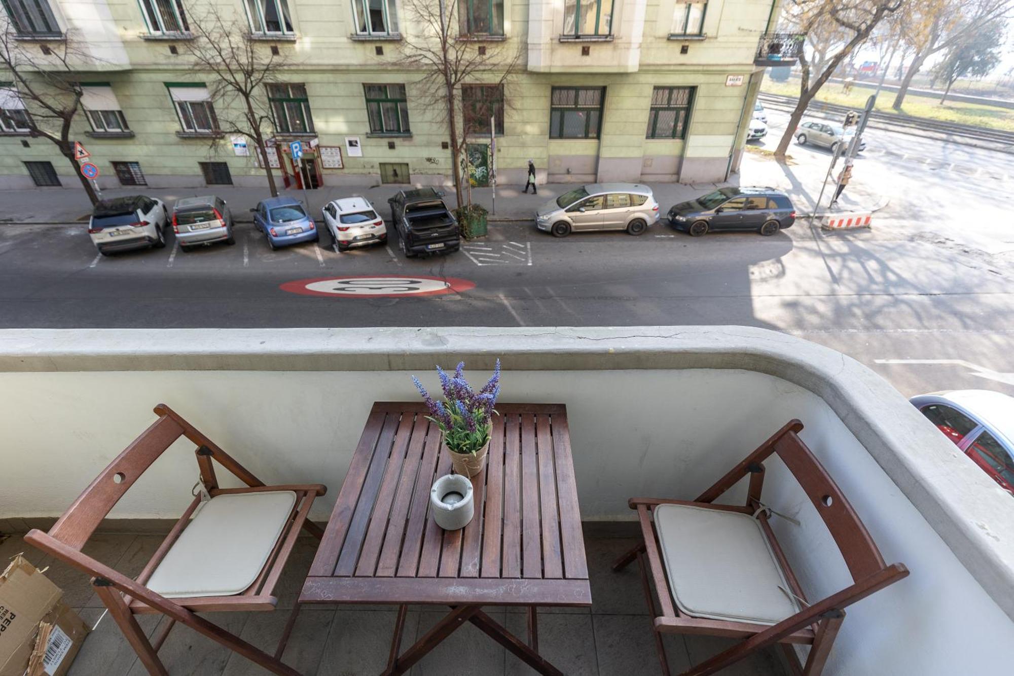 Bright & Spacious Riverside Apartment With Balcony Βουδαπέστη Εξωτερικό φωτογραφία