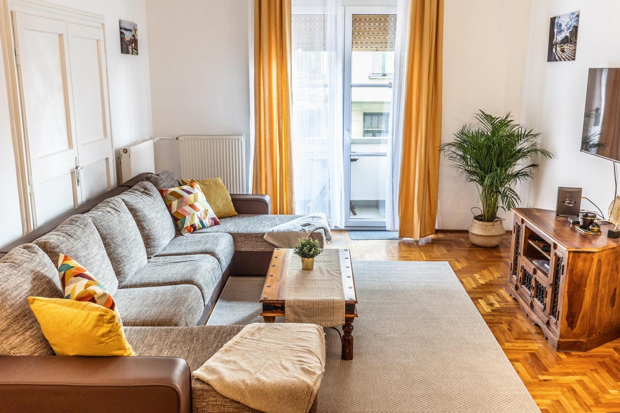 Bright & Spacious Riverside Apartment With Balcony Βουδαπέστη Εξωτερικό φωτογραφία