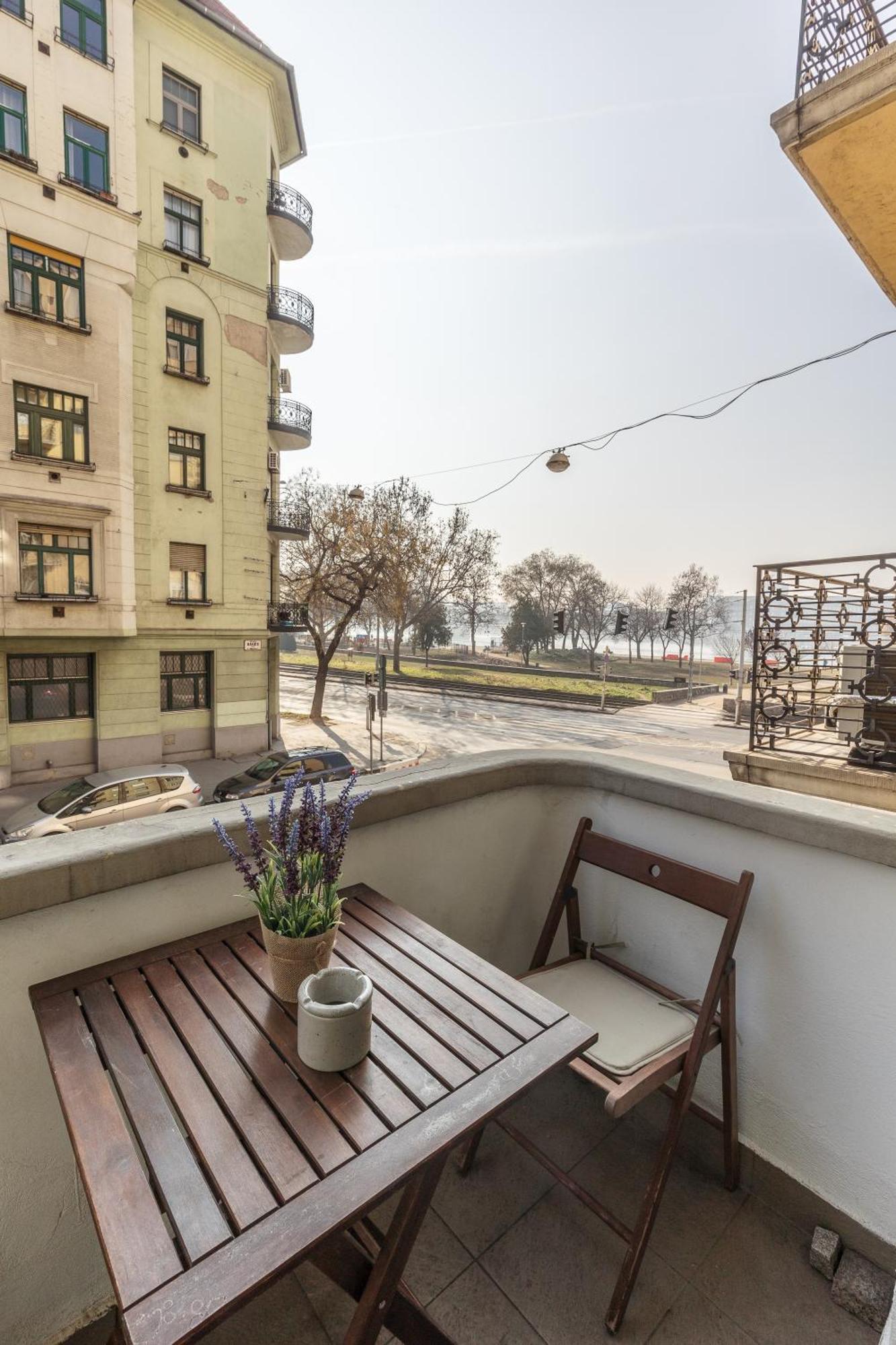 Bright & Spacious Riverside Apartment With Balcony Βουδαπέστη Εξωτερικό φωτογραφία
