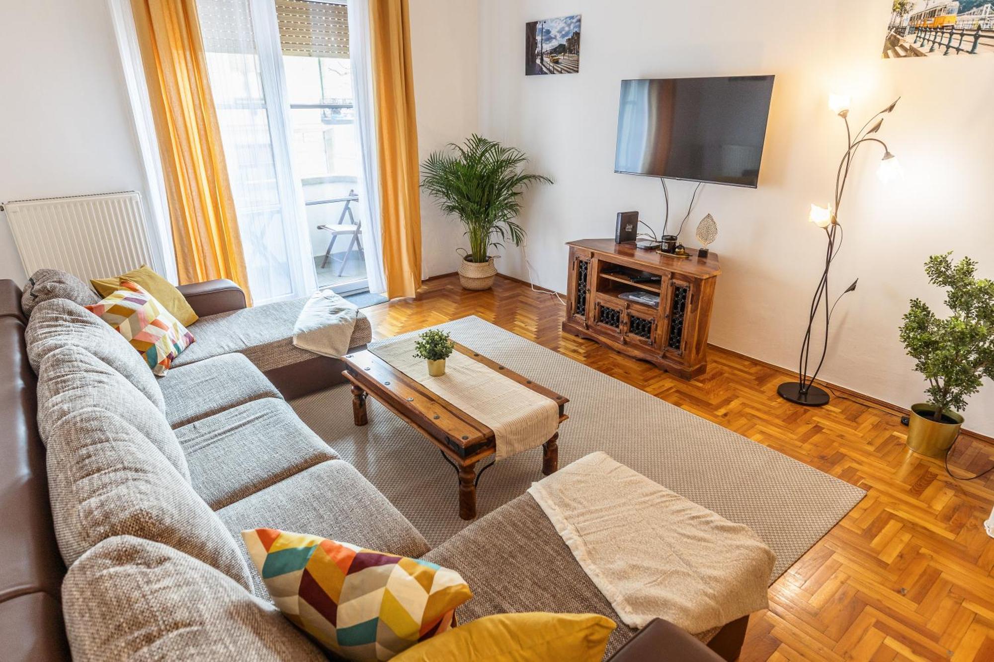 Bright & Spacious Riverside Apartment With Balcony Βουδαπέστη Εξωτερικό φωτογραφία